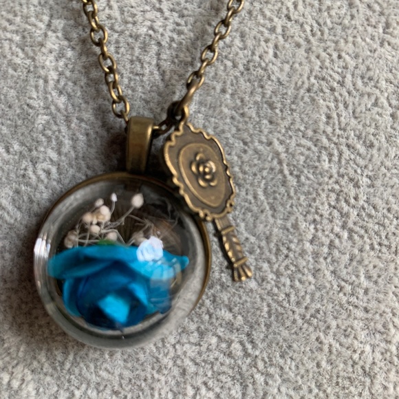 Antiqued Brass Blue Flower Under Glass Pendant New - Picture 7 of 13